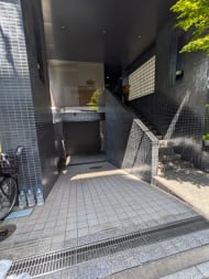 v20251009150657/fresh/building/J00100396081_9