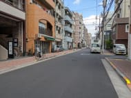 v20251009150657/fresh/building/J00100467251_14