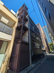 v20251010150707/fresh/building/J00100370341_5