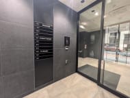 v20251010150708/fresh/building/J00100608993_10