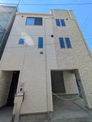 v20251011150702/fresh/building/J00100358214_8