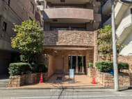 v20251011150702/fresh/building/J00100363580_15