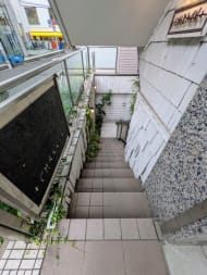 v20251011150702/fresh/building/J00100374881_13