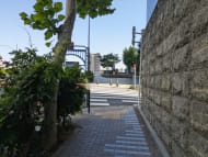 v20251011150702/fresh/building/J00100377799_10