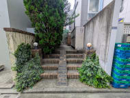 v20251011150702/fresh/building/J00100417625_20