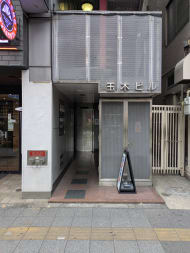 v20251011150702/fresh/building/J00100493951_3