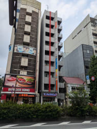 v20251011150702/fresh/building/J00100493951_5