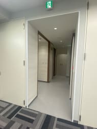 v20251011150702/fresh/building/J00100499221_17