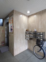 v20251012150813/fresh/building/J00100379329_16