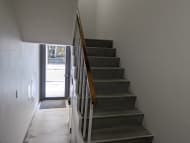 v20251012150813/fresh/building/J00100382913_14