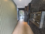 v20251012150813/fresh/building/J00100402416_9
