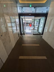 v20251014150839/fresh/building/J00100384398_8