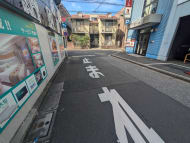 v20251017150706/fresh/building/J00100394913_11