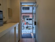 v20251019150703/fresh/building/J00100385511_12