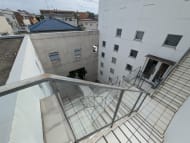 v20251019150703/fresh/building/J00100415093_14