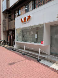 v20251025150703/fresh/building/J00100381204_7