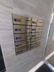 v20251031151009/fresh/building/J00100384300_8