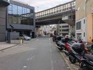v20251120150807/fresh/building/J00100389901_17