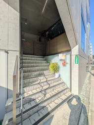 v20251120150807/fresh/building/J00100403182_9