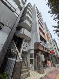 v20251221150706/fresh/building/J00100379423_9