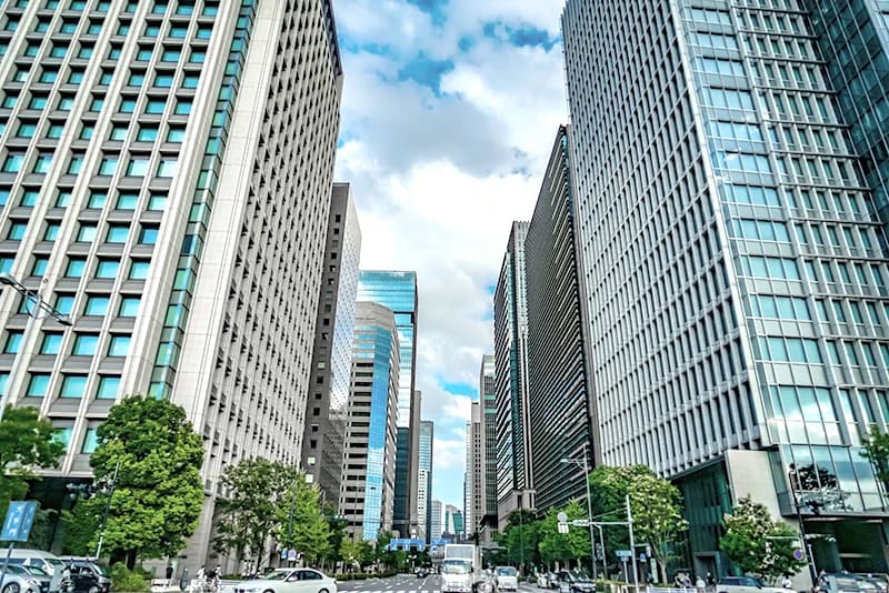 大手町のオフィスビル群