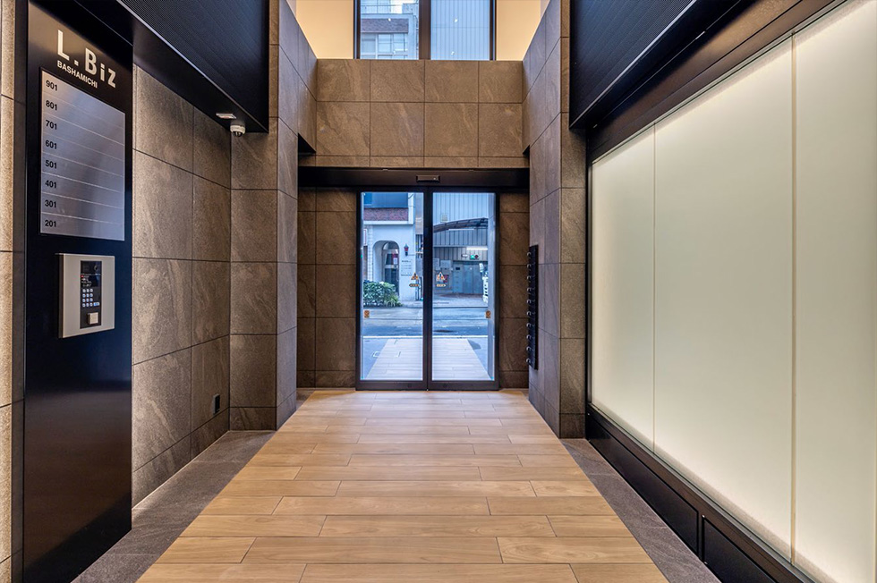 L.Biz馬車道エントランス2