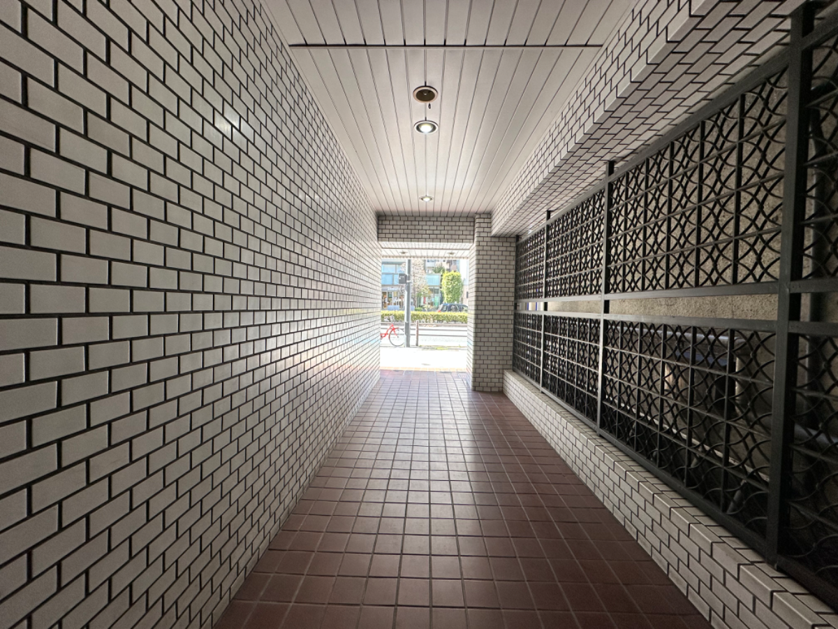 v20240605174056/fresh/building/J00100385045_7