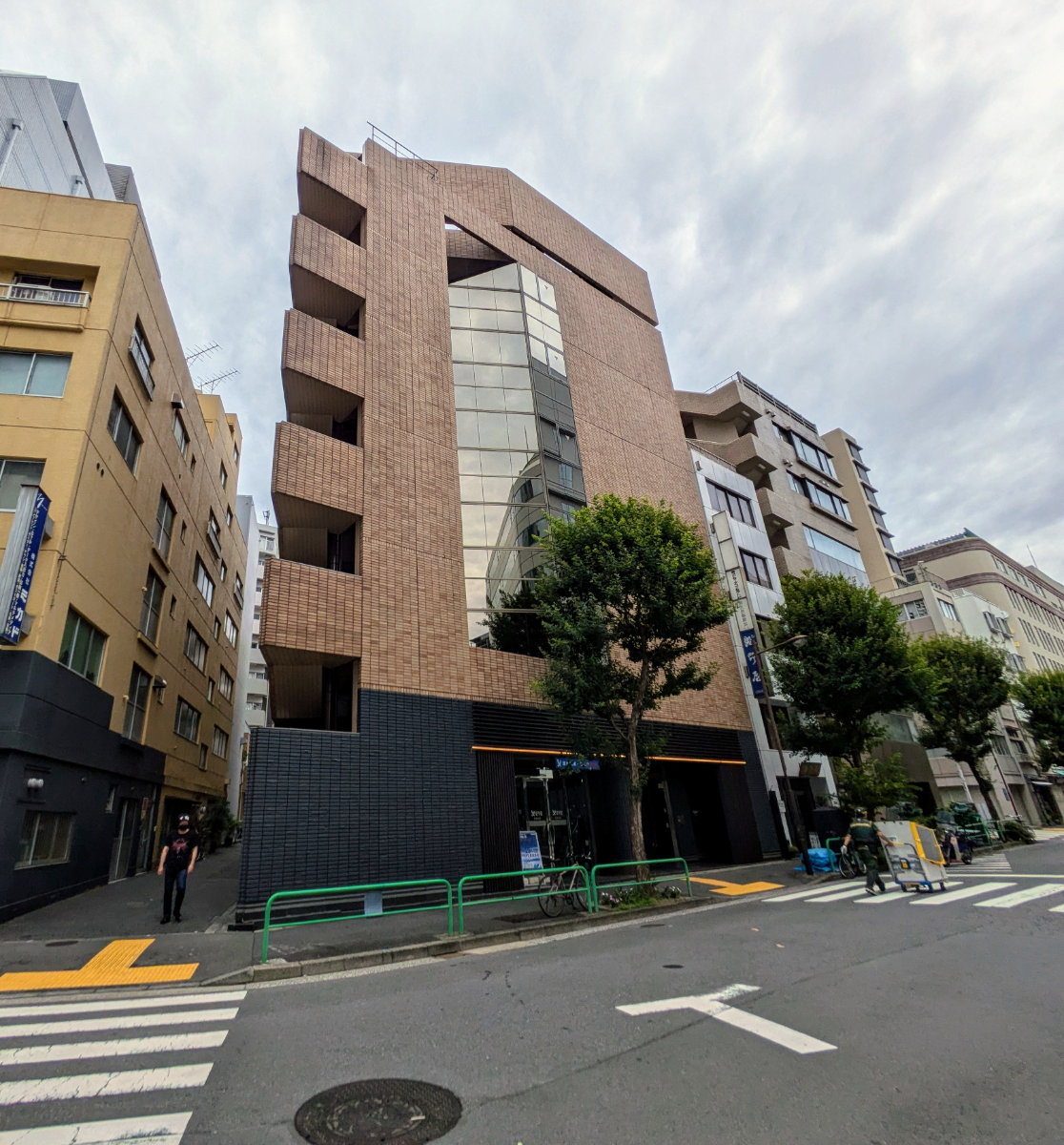 v20240926174059/fresh/building/J00100357444_1