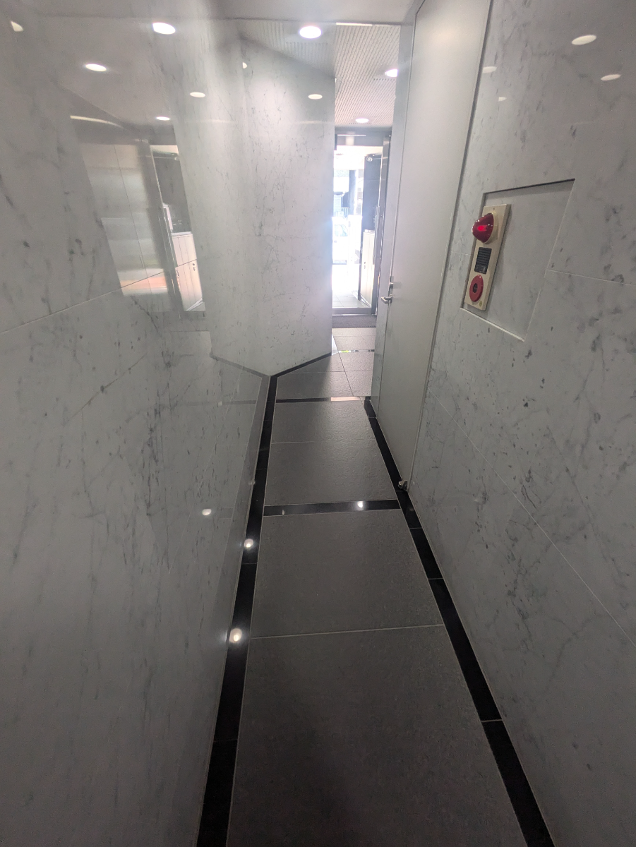 v20241113174104/fresh/building/J00100360379_5