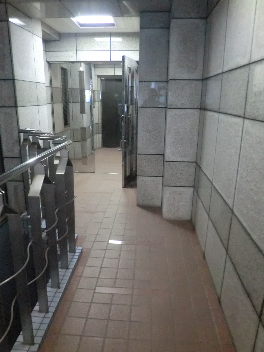 v20241126174057/fresh/building/J00100369774_9