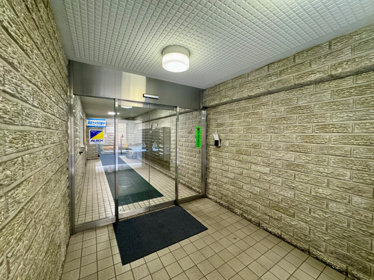 v20241221174033/fresh/building/J00100356983_15
