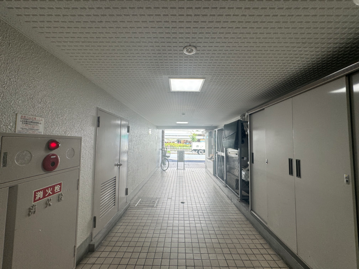 v20241221174033/fresh/building/J00100356983_16