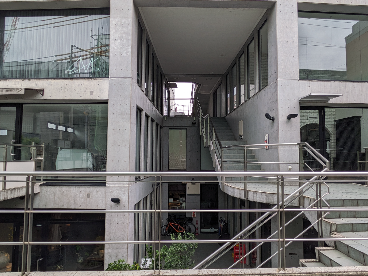 v20241221174033/fresh/building/J00100358108_13