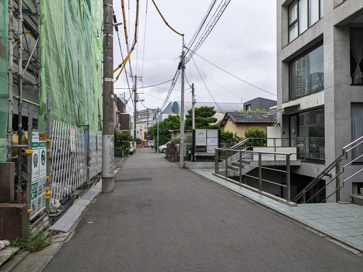 v20241221174033/fresh/building/J00100358108_2