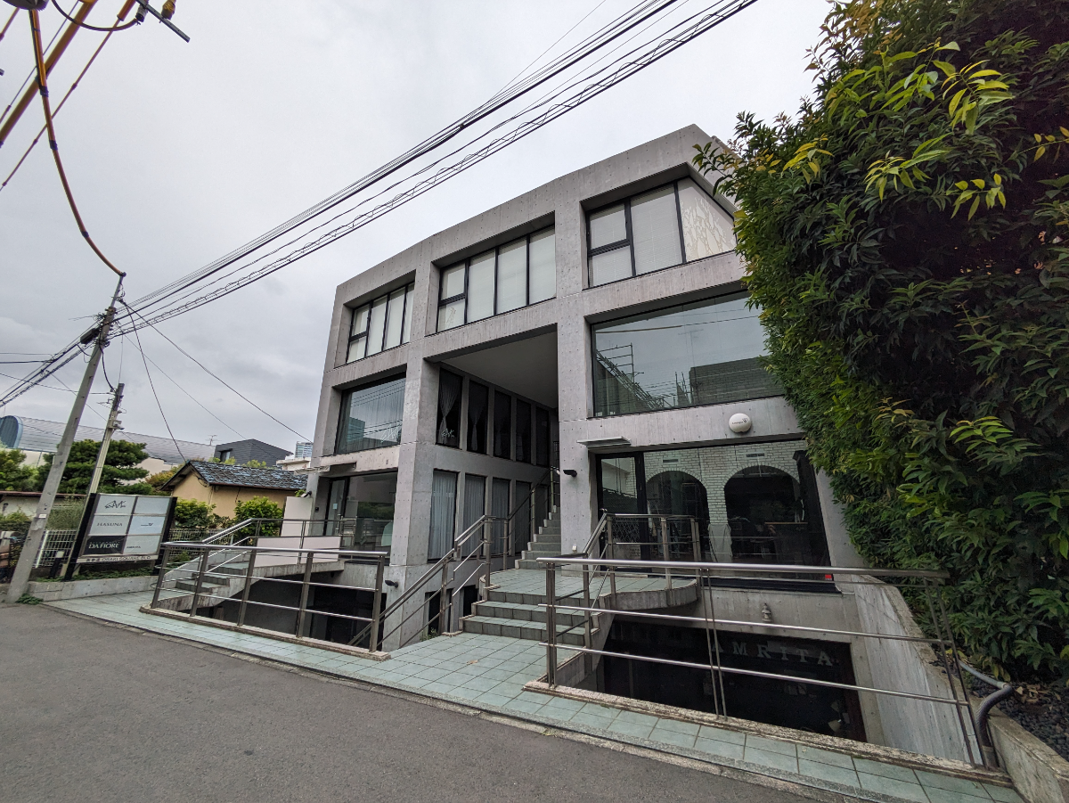 v20241221174033/fresh/building/J00100358108_5