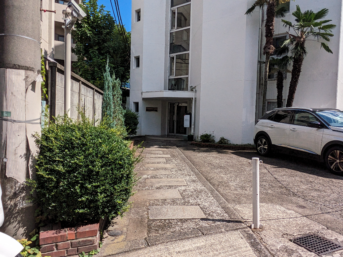 v20241230174040/fresh/building/J00100356564_8