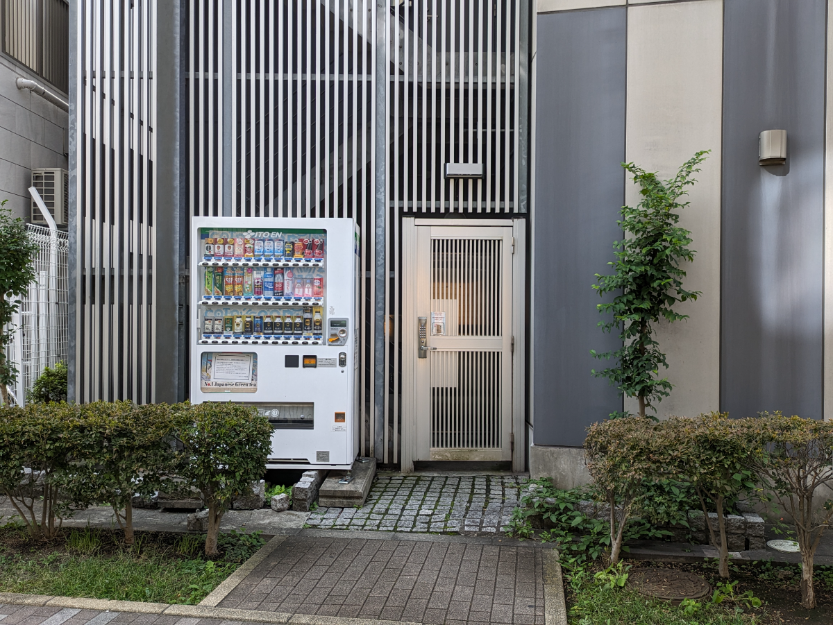v20250327174118/fresh/building/J00100360300_8