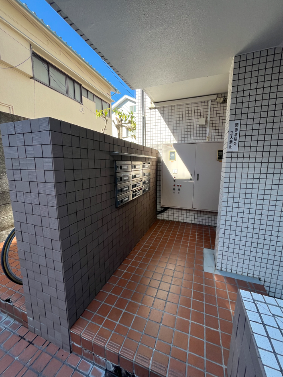 v20250427003410/fresh/building/J00100395061_3