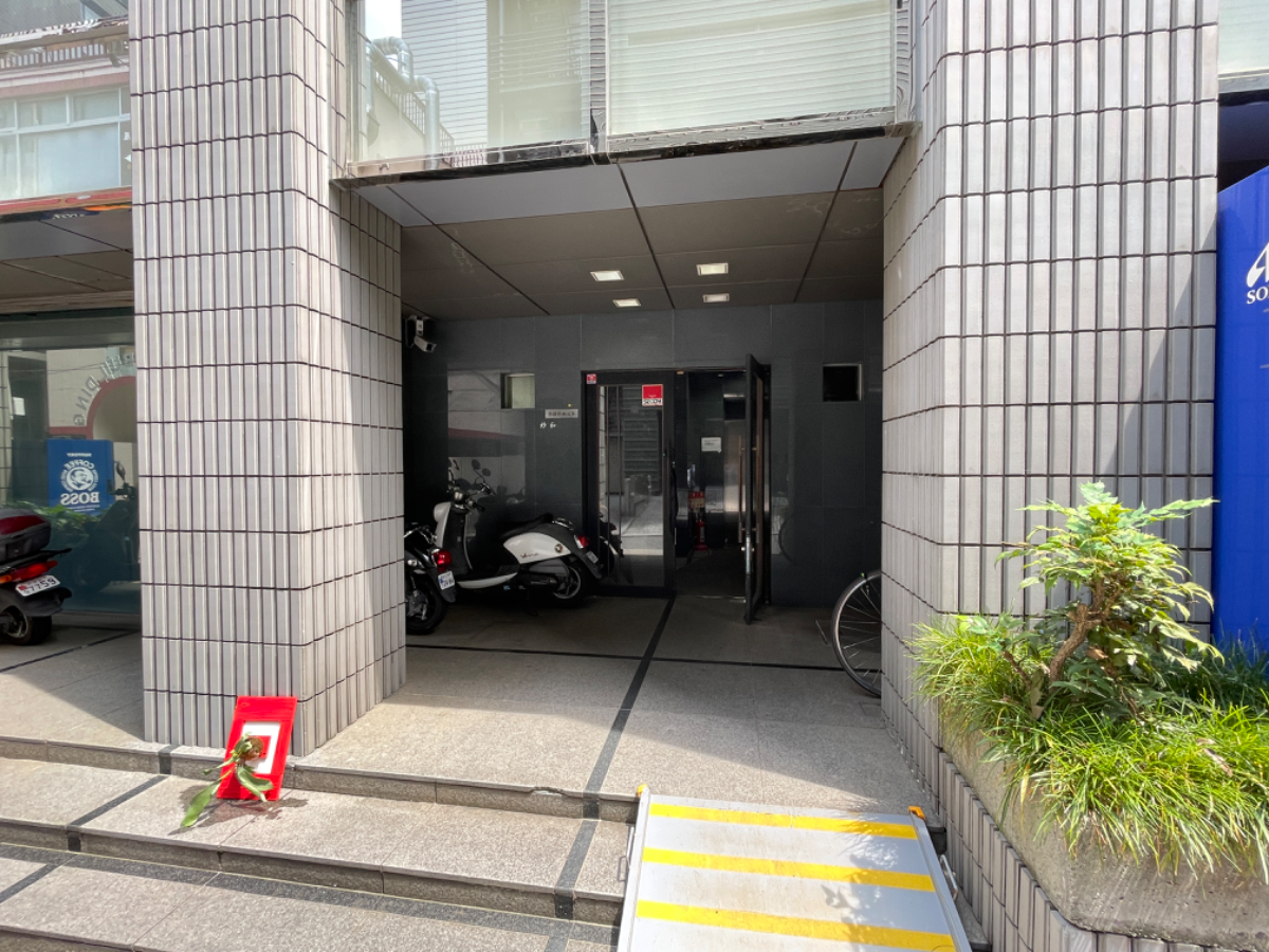 v20250427023809/fresh/building/J00100384302_7