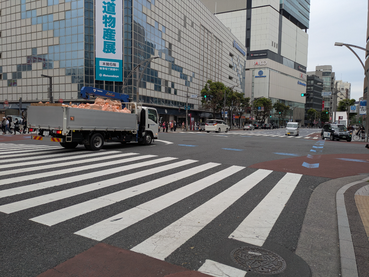 v20250913150703/fresh/building/J00100358852_14