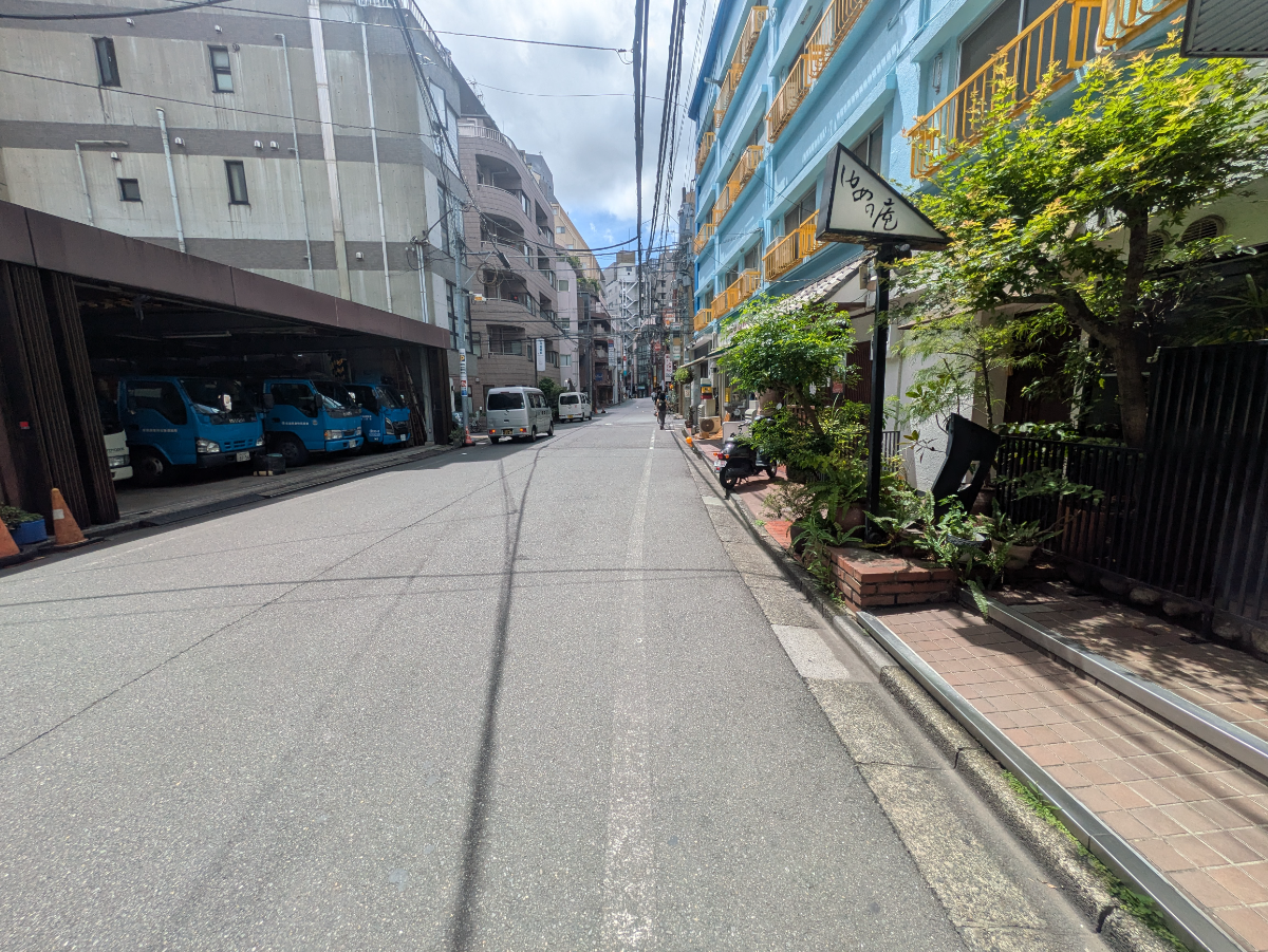 v20251001150706/fresh/building/J00100356656_2