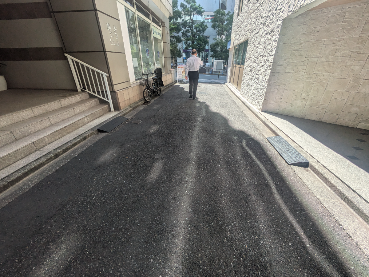 v20251001150706/fresh/building/J00100359060_13