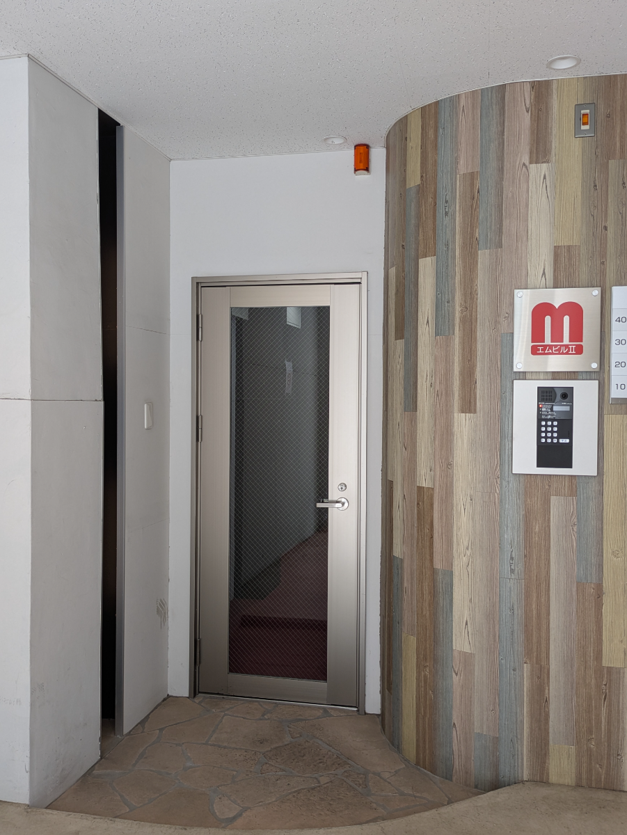 v20251001150706/fresh/building/J00100389858_12
