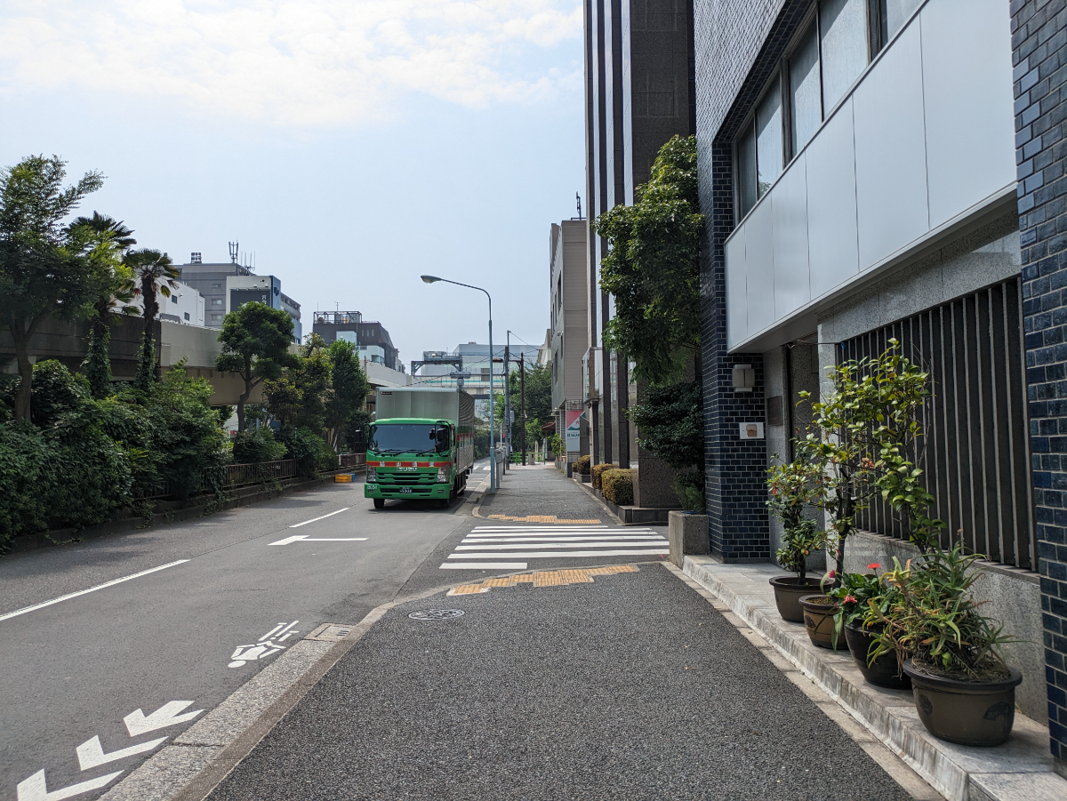 v20251003033705/fresh/building/J00100357314_20