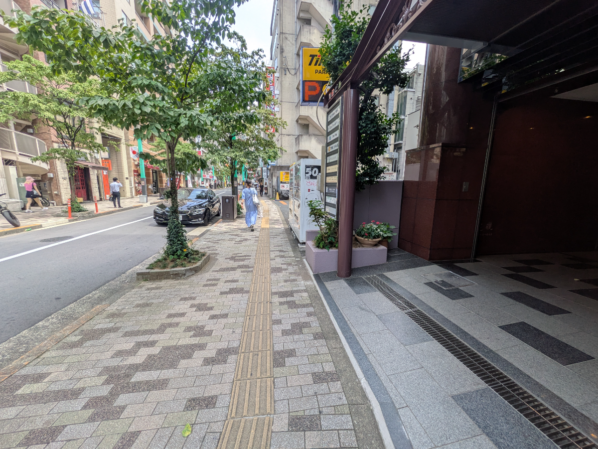 v20251003033705/fresh/building/J00100391822_2