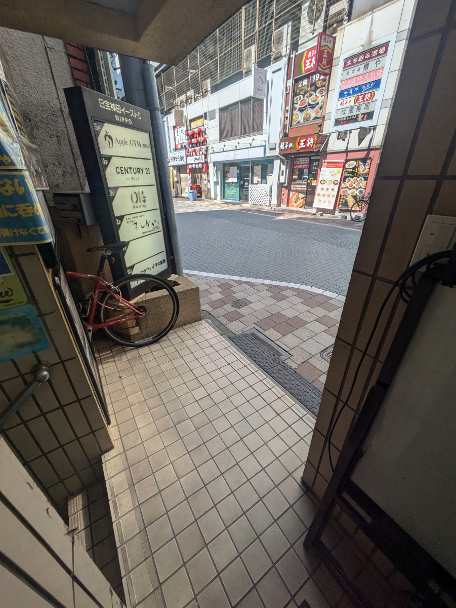 v20251008150721/fresh/building/J00100467647_10