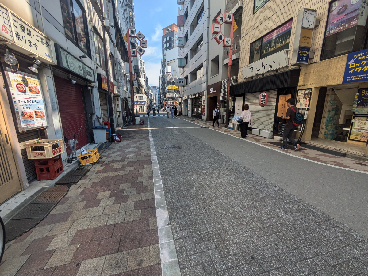 v20251008150721/fresh/building/J00100467647_2