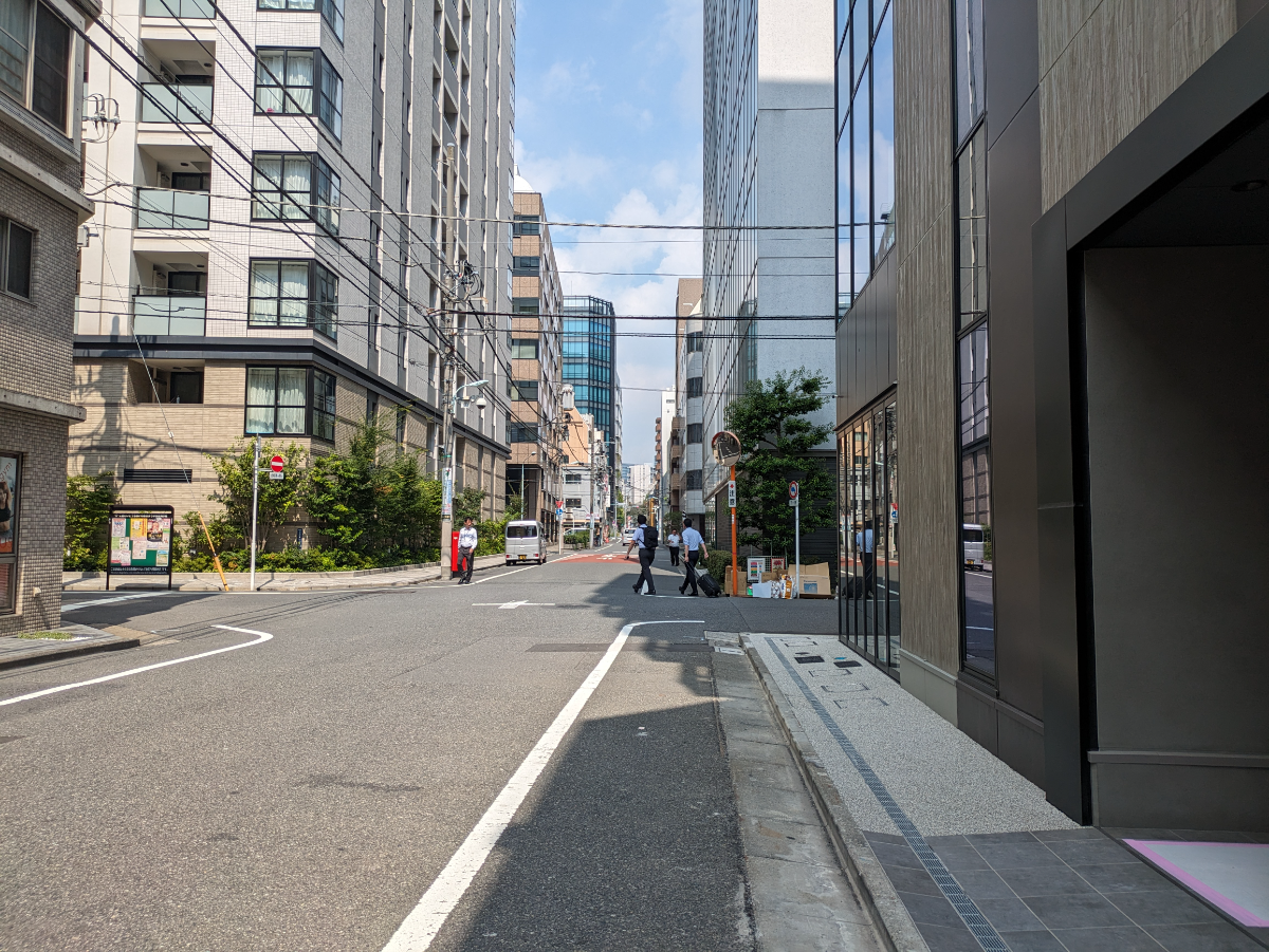 v20251009150657/fresh/building/J00100513831_2