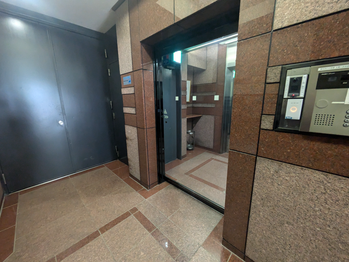 v20251011150701/fresh/building/J00100389757_11