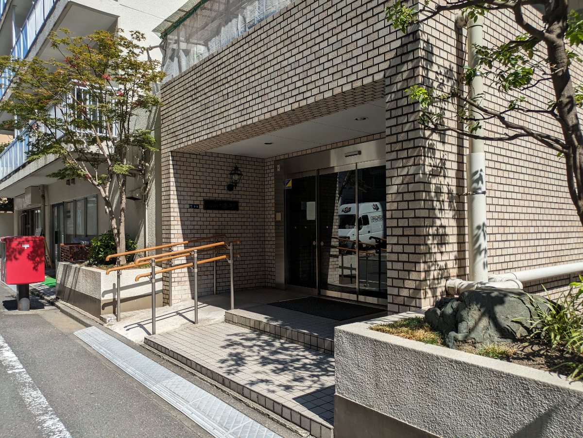 v20251011150702/fresh/building/J00100357300_3